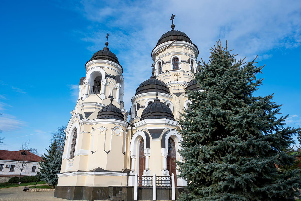 По святым местам